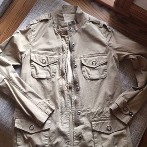 Military inspired khaki jacket.